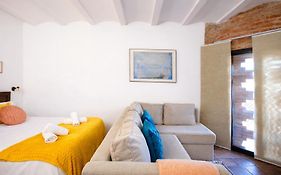 Apartamentos Turísticos Lobelia Suites